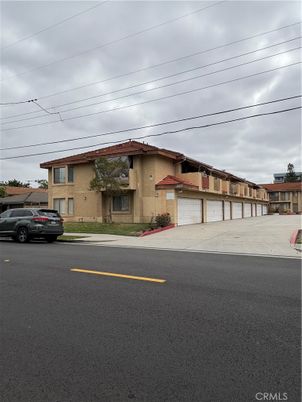 Attached, Exterior, Facade, Mediterranean