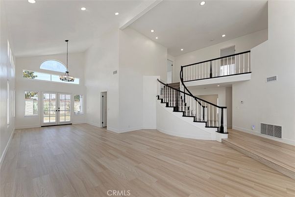 Interior, Pendant Lights, Recessed Lighting, Wood Texture Flooring