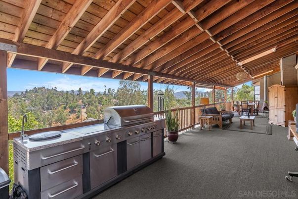 Exterior, Wooden Beams