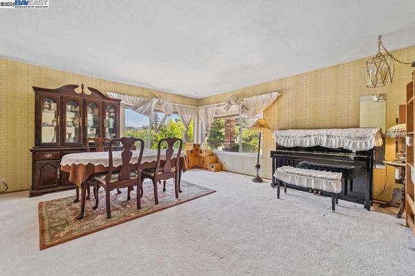 Dining room, Interior, Piano