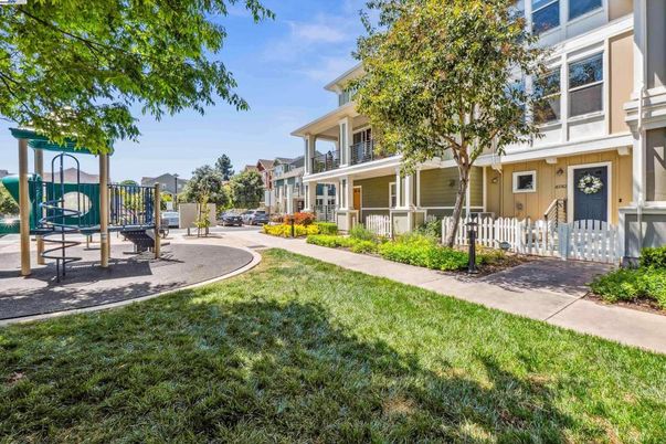 Backyard, Exterior, Playground