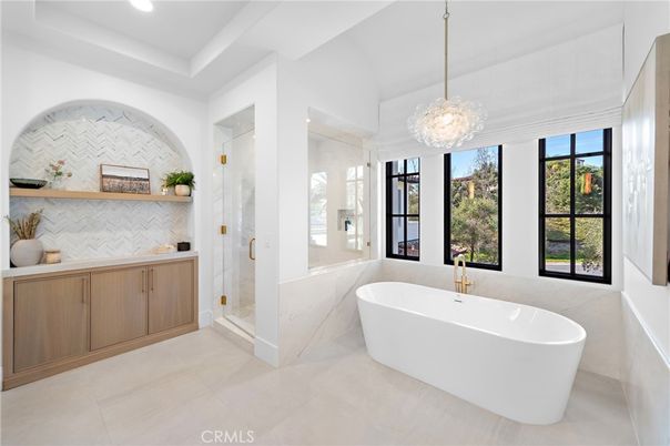 Bathroom, Free Standing Baths, Glass Shower, Interior, Pendant Lights, Recessed Lighting