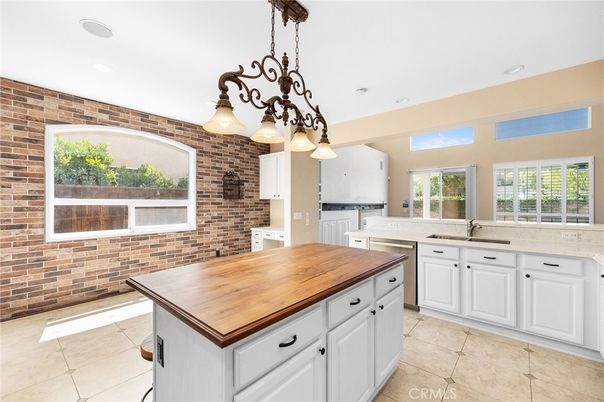 Chandelier, Interior, Kitchen, Recessed Lighting, Stone Walls