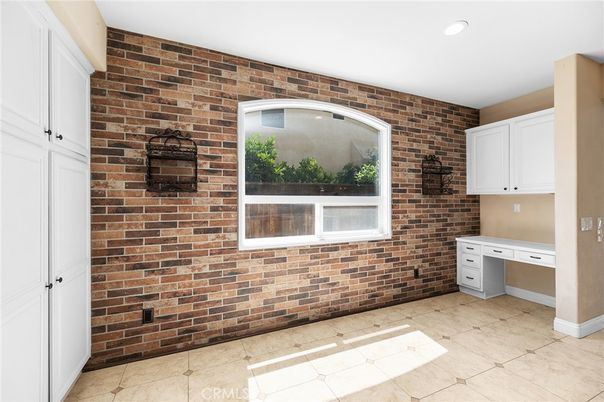 Empty room, Interior, Recessed Lighting, Stone Walls