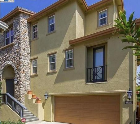 Attached, Exterior, Facade, Mediterranean