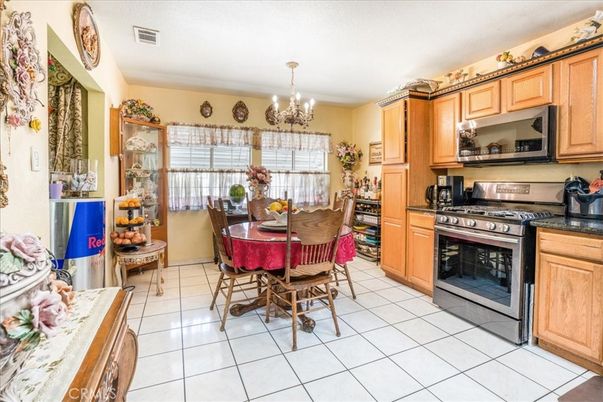 Chandelier, Dining room, Interior, Kitchen
