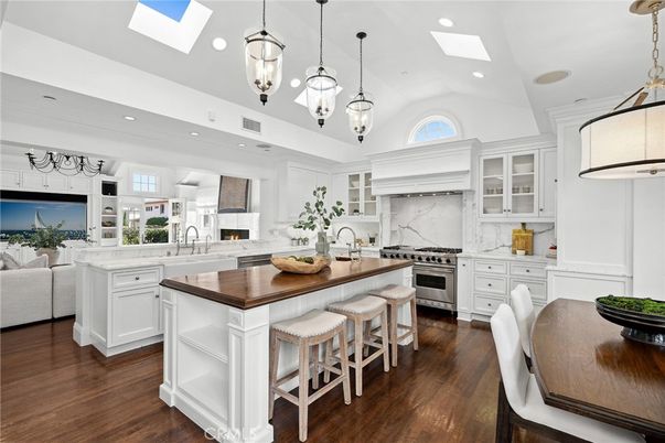 Interior, Kitchen, Living room, Pendant Lights, Recessed Lighting, Stainless Steel Appliances, Wood Texture Flooring