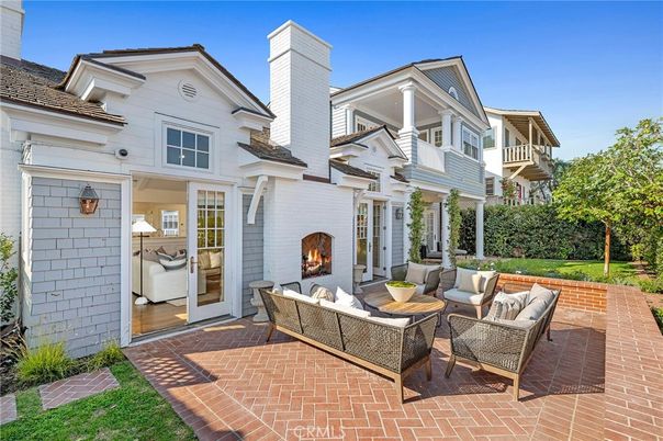 Exterior, Fireplace