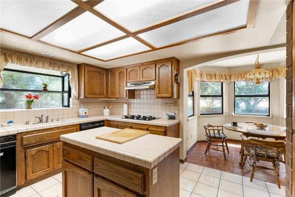 Dining room, Interior, Kitchen, Tile Countertops