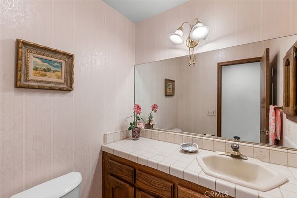 Bathroom, Interior, Tile Countertops