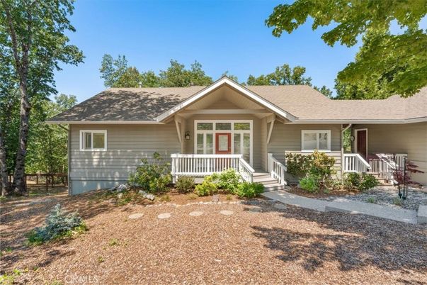 Backyard, Exterior, Facade, Ranch