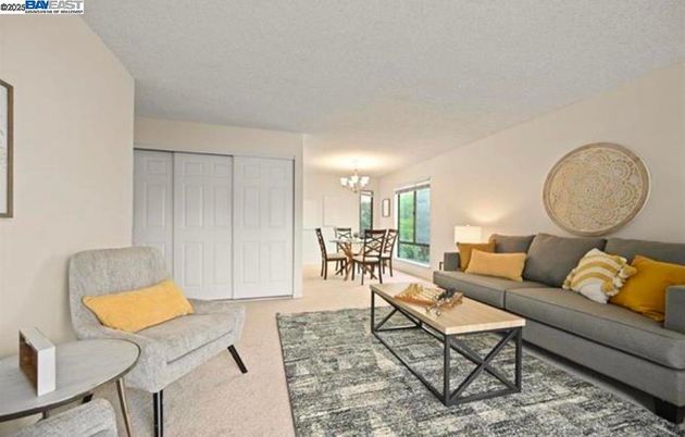 Chandelier, Dining room, Interior, Living room