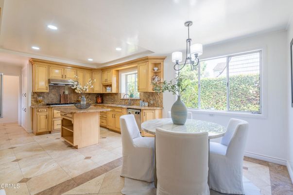 Dining room, Interior, Kitchen, Pendant Lights, Recessed Lighting, Stainless Steel Appliances