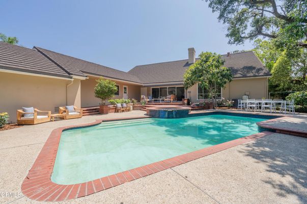 Exterior, Pool