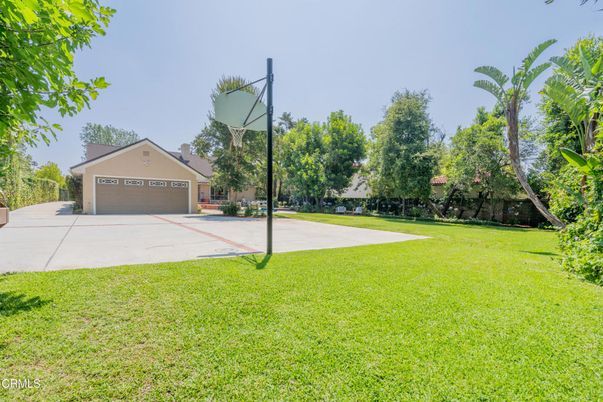 Backyard, Detached Garage, Exterior