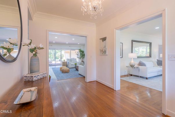 Chandelier, Interior, Living room, Recessed Lighting, Wood Texture Flooring