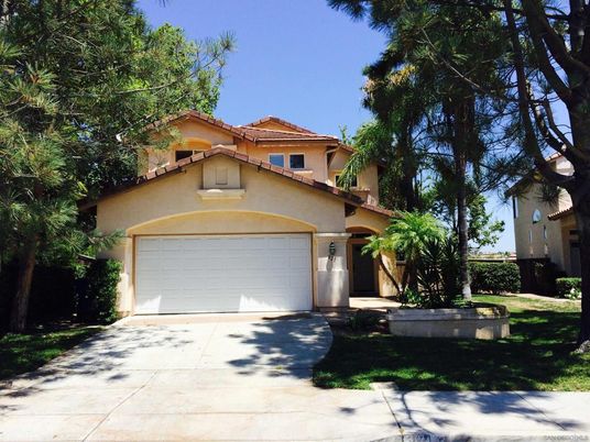Attached, Exterior, Facade, Mediterranean