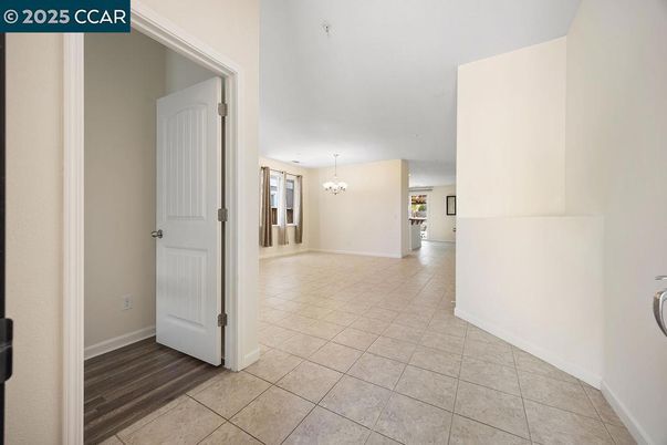 Chandelier, Empty room, Interior, Wood Texture Flooring