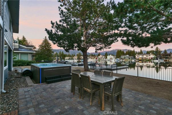 Exterior, Hot Tub, Water