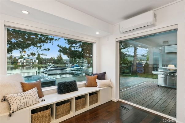 Interior, Recessed Lighting, Water, Wood Texture Flooring