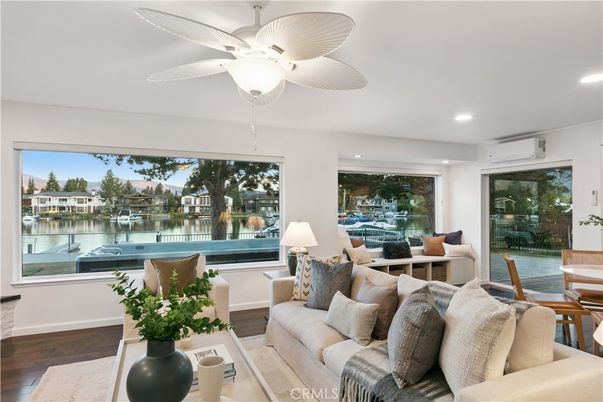 Interior, Living room, Recessed Lighting, Water, Wood Texture Flooring