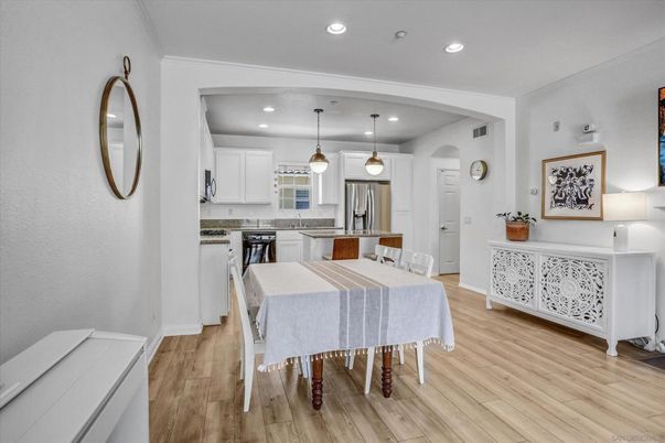 Dining room, Interior, Kitchen, Pendant Lights, Recessed Lighting, Wood Texture Flooring