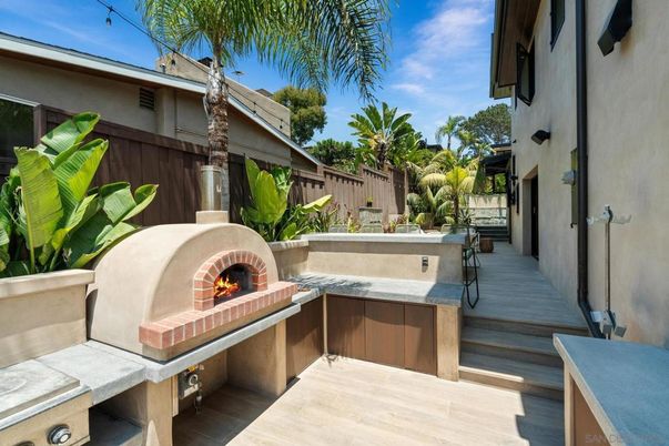 Exterior, Fireplace