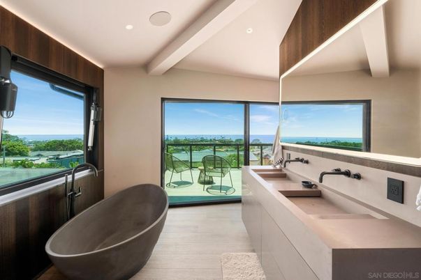 Bathroom, Dual Sink Vanities, Free Standing Baths, Interior, Recessed Lighting, Water