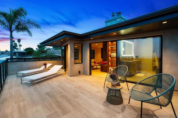 Exterior, Wood Texture Flooring
