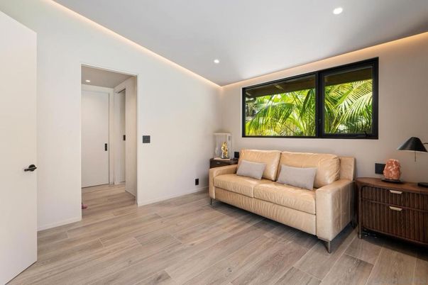 Interior, Recessed Lighting, Wood Texture Flooring