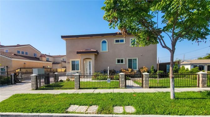 Backyard, Exterior, Facade, Mediterranean