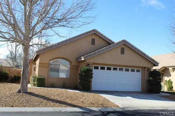 Attached, Exterior, Facade, American Craftsman