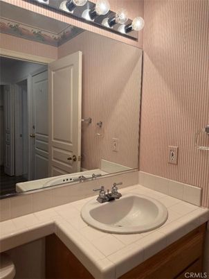 Bathroom, Interior, Tile Countertops