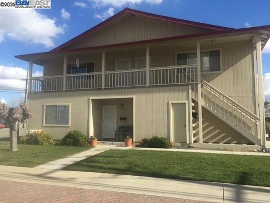 Exterior, Facade, American Craftsman