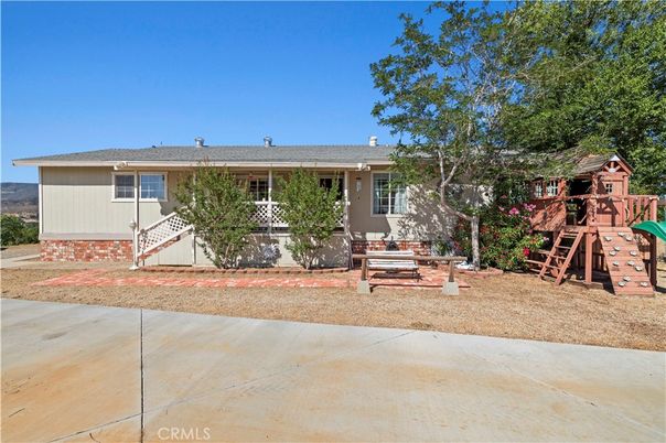 Backyard, Exterior, Facade, Ranch