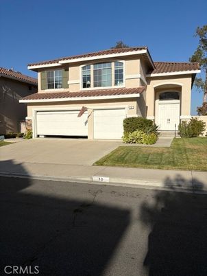 Attached, Exterior, Facade, Mediterranean