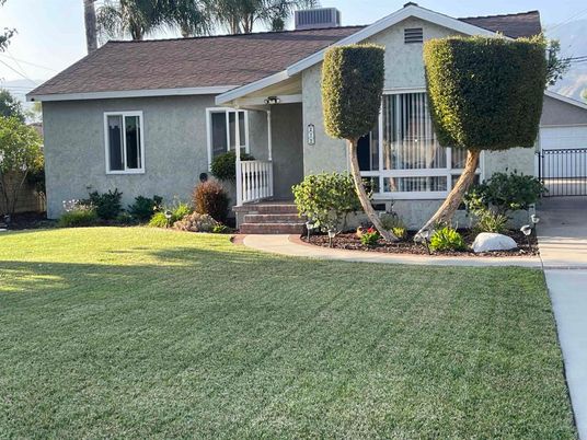Backyard, Exterior, Facade, Ranch