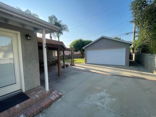 Detached Garage, Exterior