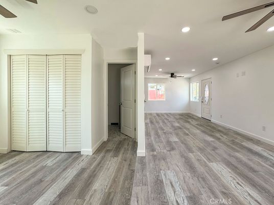 Empty room, Interior, Recessed Lighting, Wood Texture Flooring