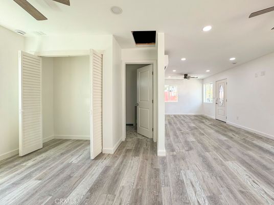 Empty room, Interior, Recessed Lighting, Wood Texture Flooring
