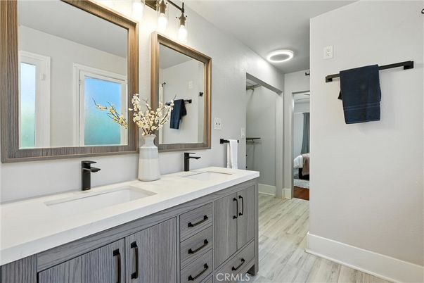 Bathroom, Dual Sink Vanities, Interior, Wood Texture Flooring