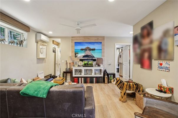 Interior, Living room, Recessed Lighting, Water, Wood Texture Flooring