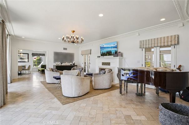 Fireplace, Interior, Living room, Pendant Lights, Piano, Recessed Lighting