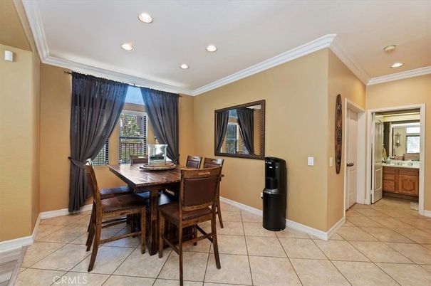 Dining room, Interior, Recessed Lighting