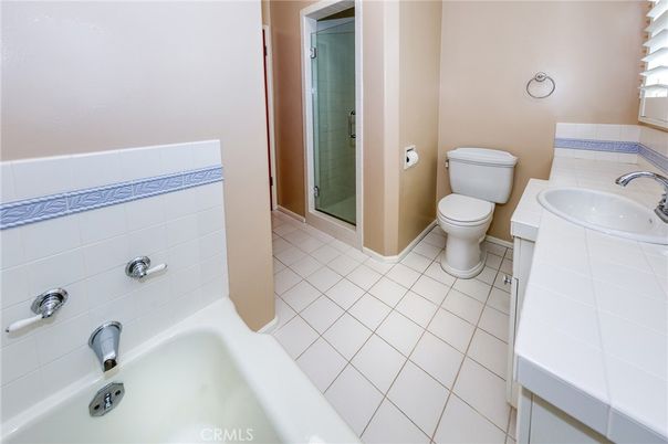 Bathroom, Interior, Tile Countertops