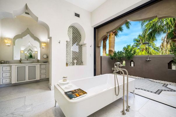 Bathroom, Free Standing Baths, Interior