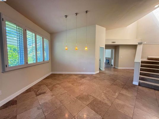 Empty room, Interior, Pendant Lights