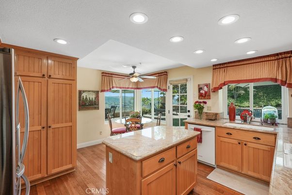 Dining room, Interior, Kitchen, Recessed Lighting, Wood Texture Flooring