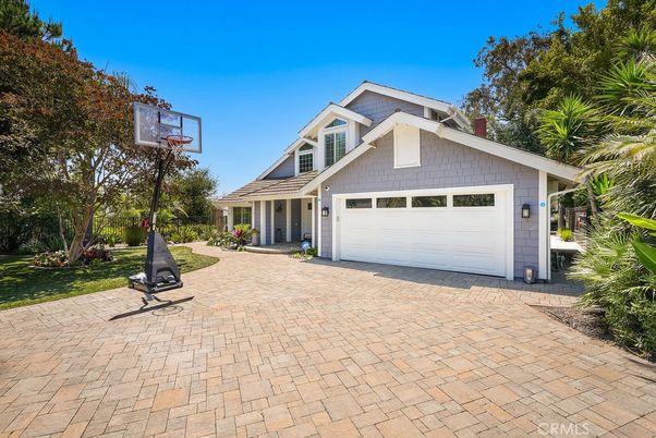 Attached, Exterior, Facade, American Craftsman