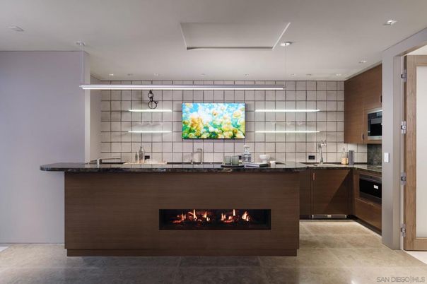 Fireplace, Interior, Kitchen, Recessed Lighting